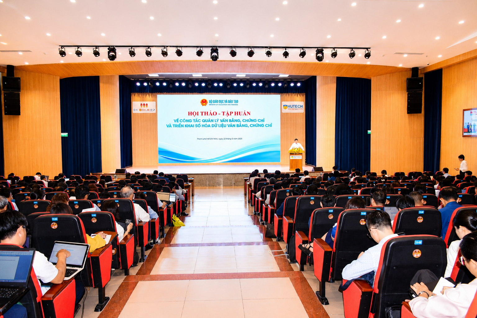 Đẩy mạnh số hóa dữ liệu văn bằng chứng chỉ trong giáo dục